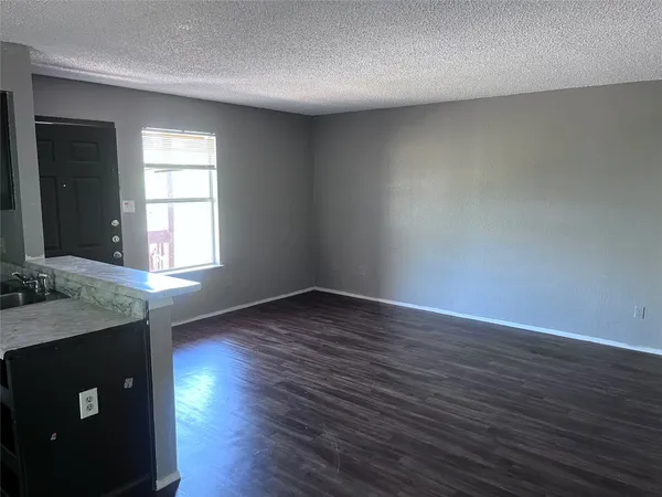 $800 | 4910 Pepper Lane, Unit D, Austin, TX 78744