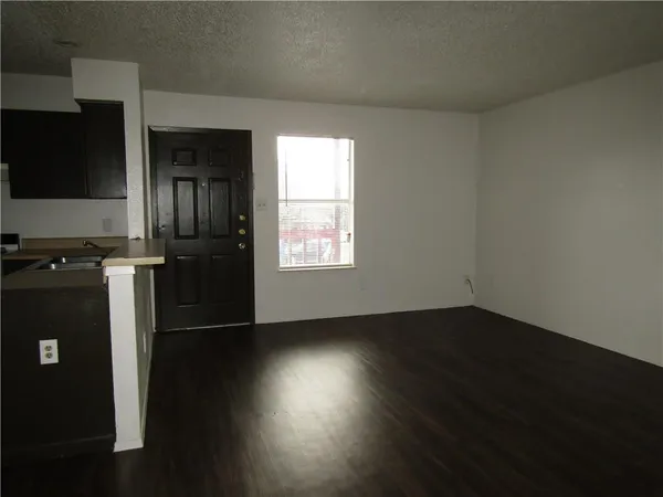 $800 | 4910 Pepper Lane, Unit D, Austin, TX 78744