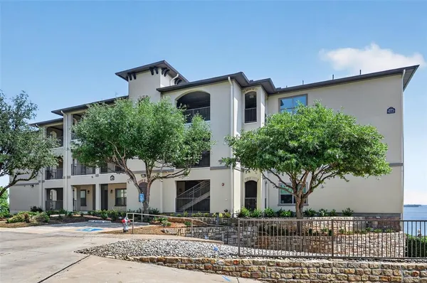 $660,000 | 500 Water's Edge Drive, Unit 324, Lake Dallas, TX 75065
