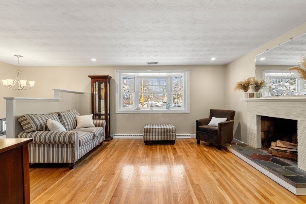 8 Princeton Road Burlington, MA 01803 - Photo 11 of 41 Gallery Image 11