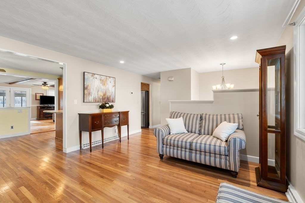 8 Princeton Road Burlington, MA 01803 - Photo 12 of 41 Gallery Image 12