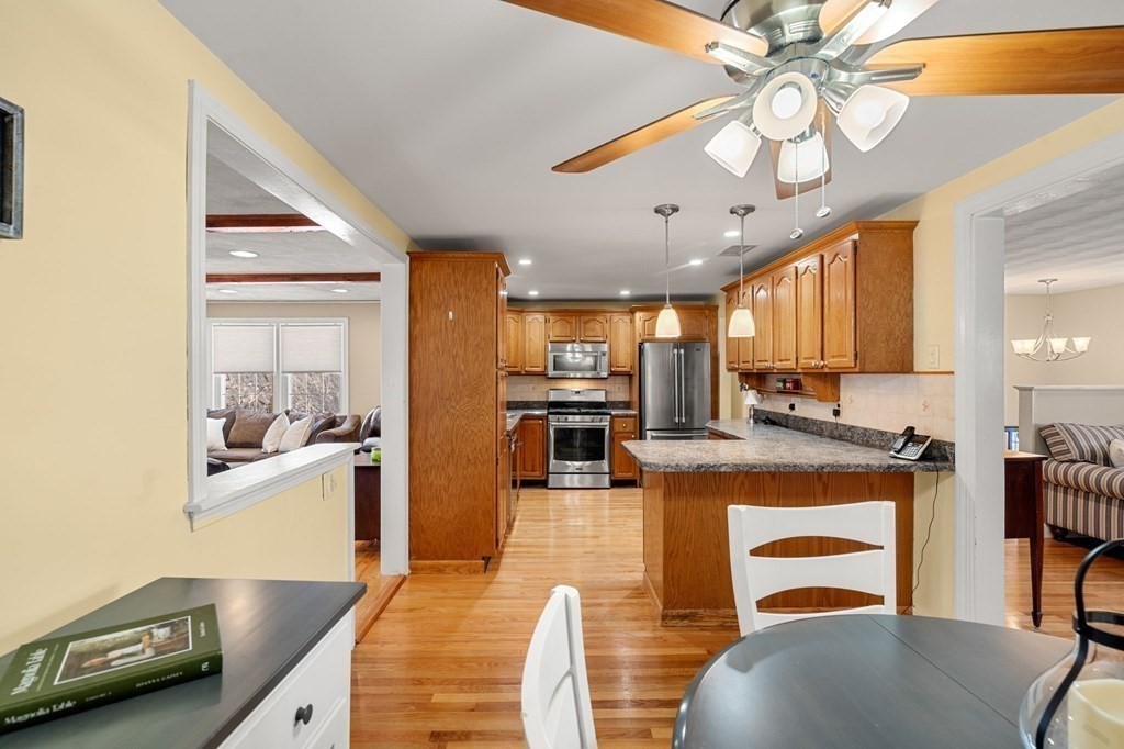8 Princeton Road Burlington, MA 01803 - Photo 9 of 41 Gallery Image 9
