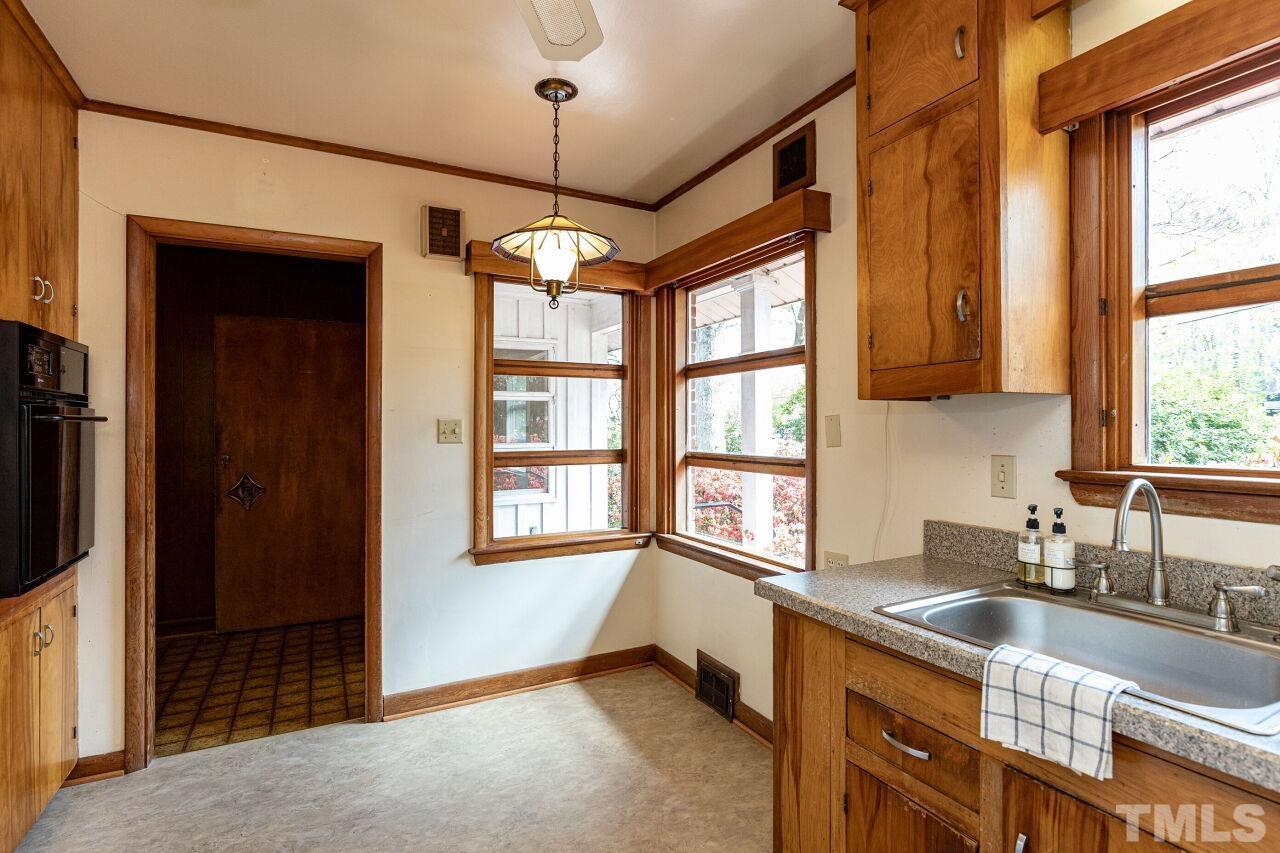 3605 Dade Street Raleigh, NC 27612 - Photo 12 of 31 Gallery Image 12