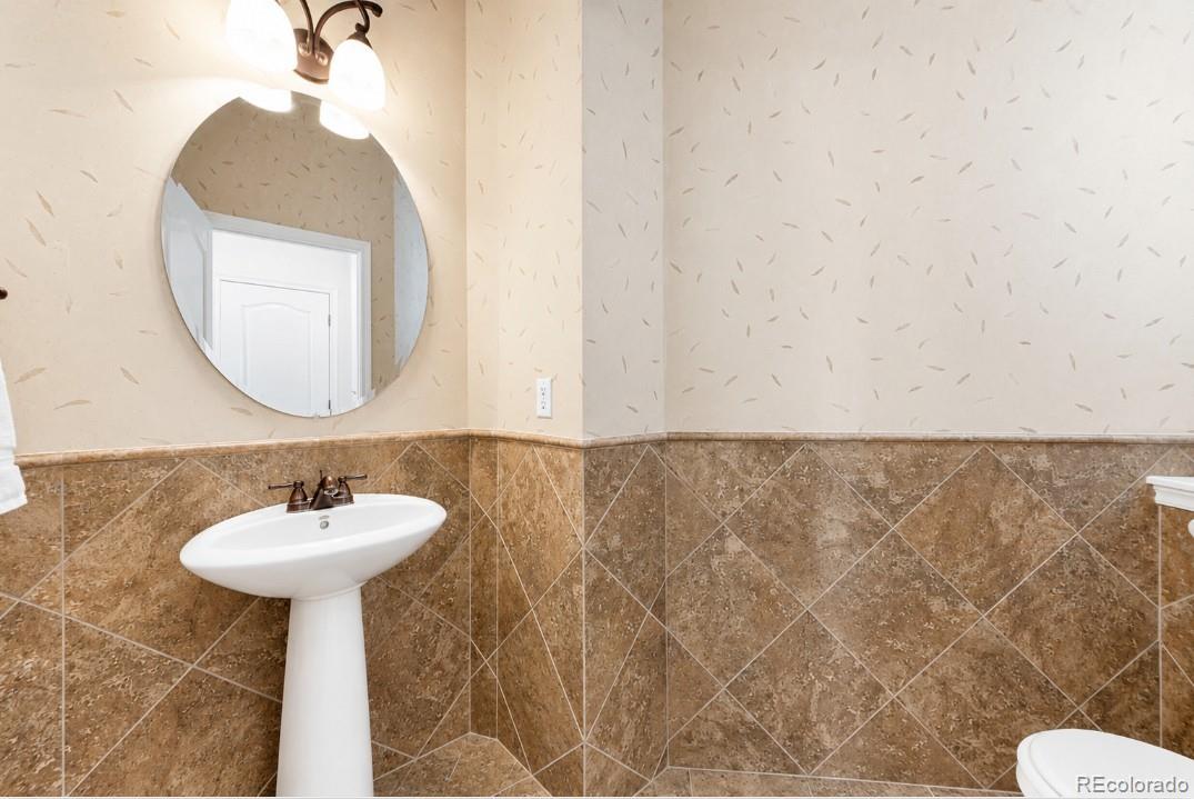 10825 Heatherton Street Highlands Ranch, CO 80130 - Photo 6 of 24