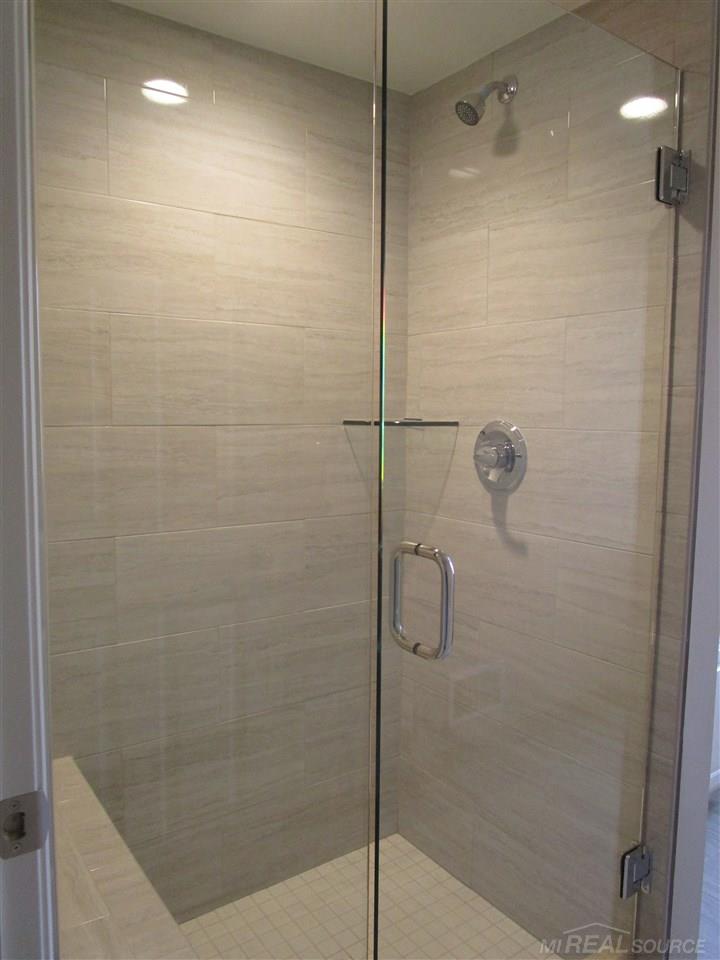 47396 Mariners New Baltimore, MI 48051 - Photo 14 of 17