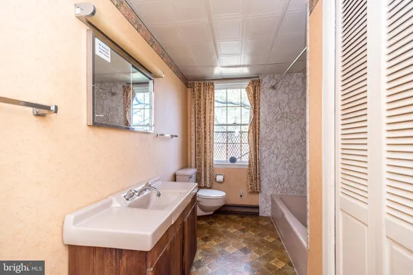 $699,900 | 2672 Banko Lane, Hellertown, PA 18055