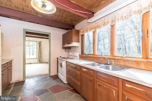 $699,900 | 2672 Banko Lane, Hellertown, PA 18055