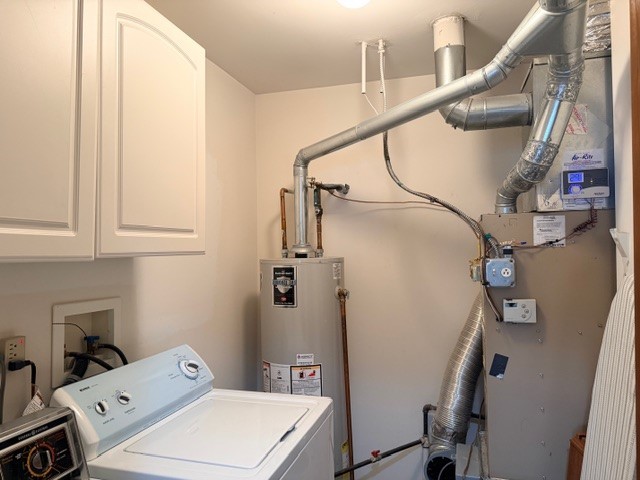 2418 Oneida Lane, Unit 2418 Naperville, IL 60563 - Photo 19 of 21 a bathroom with a sink and toilet