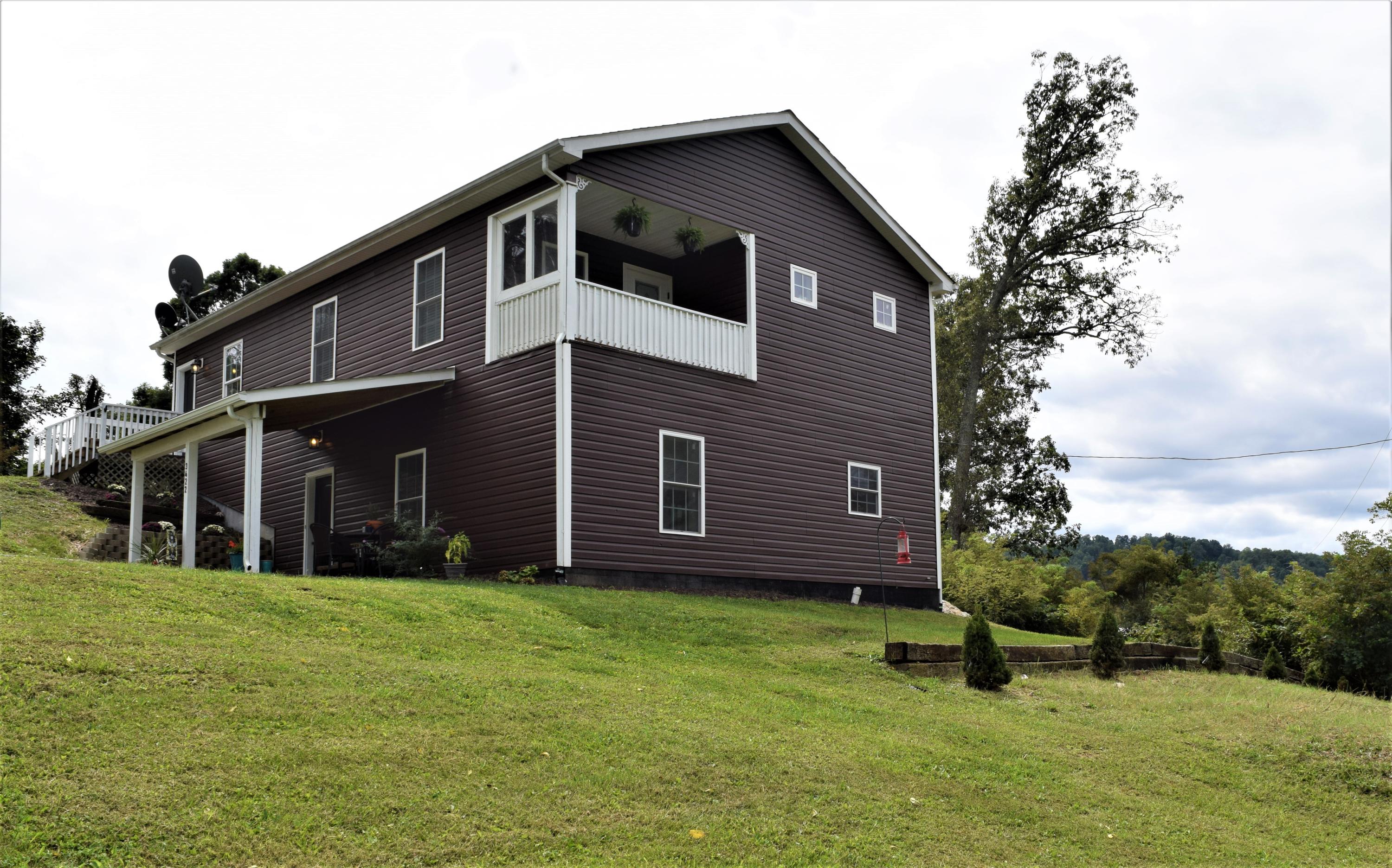 3422 Gum Log Road Radford, VA 24141 - Photo 2 of 32 2