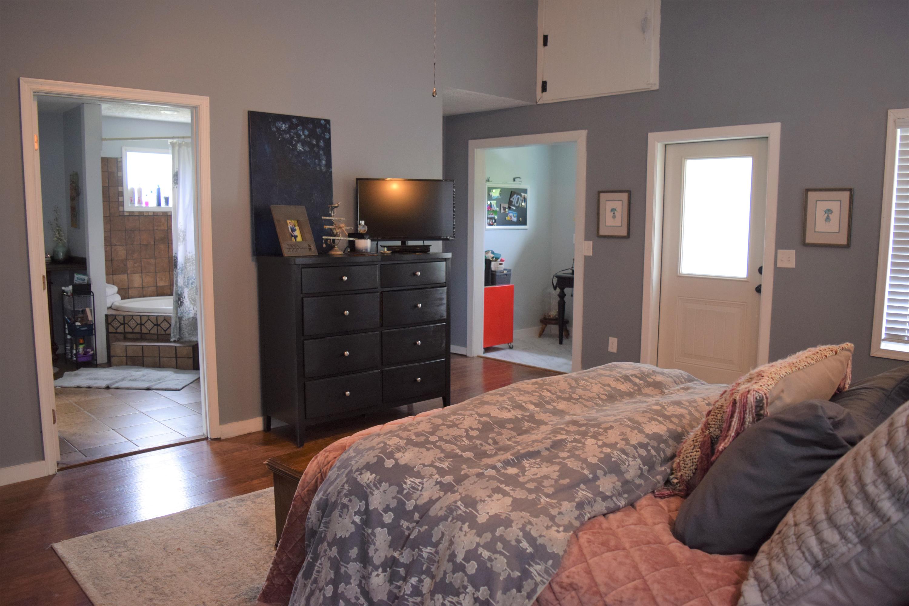3422 Gum Log Road Radford, VA 24141 - Photo 8 of 32 8