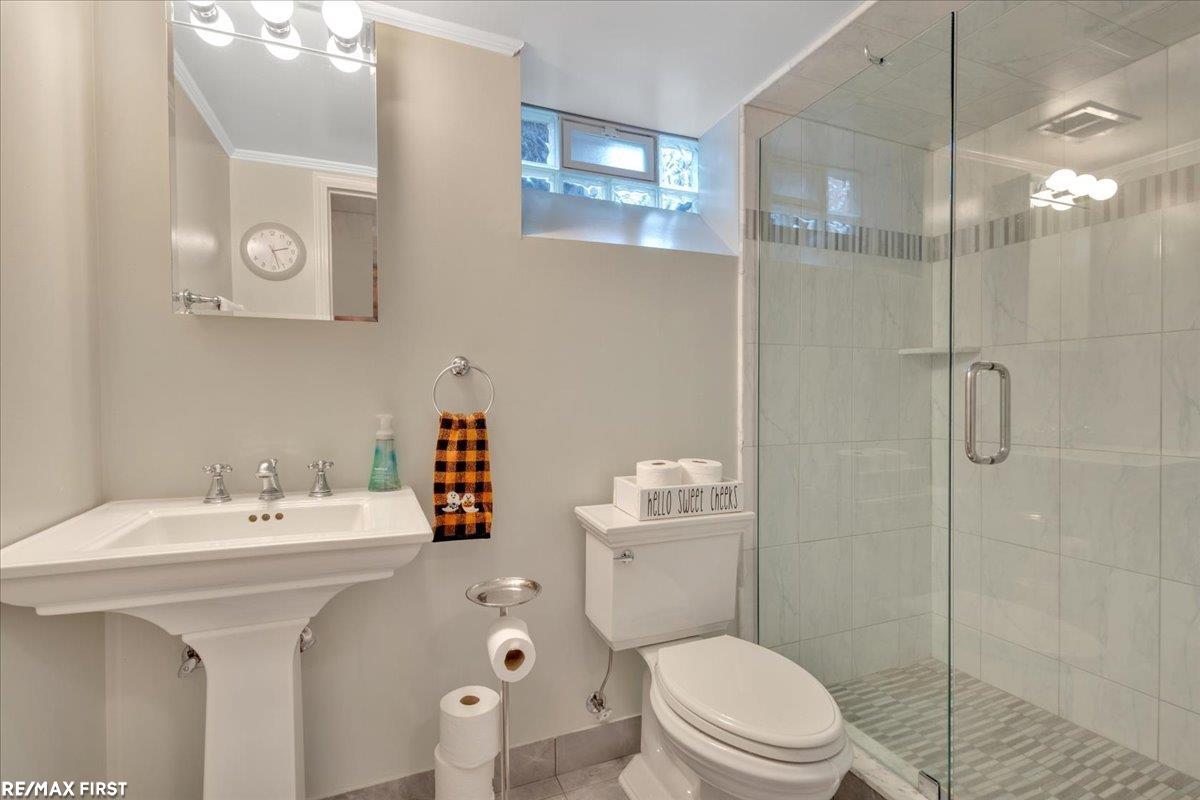 1794 Bournemouth Road Grosse Pointe Woods, MI 48236 - Photo 24 of 32