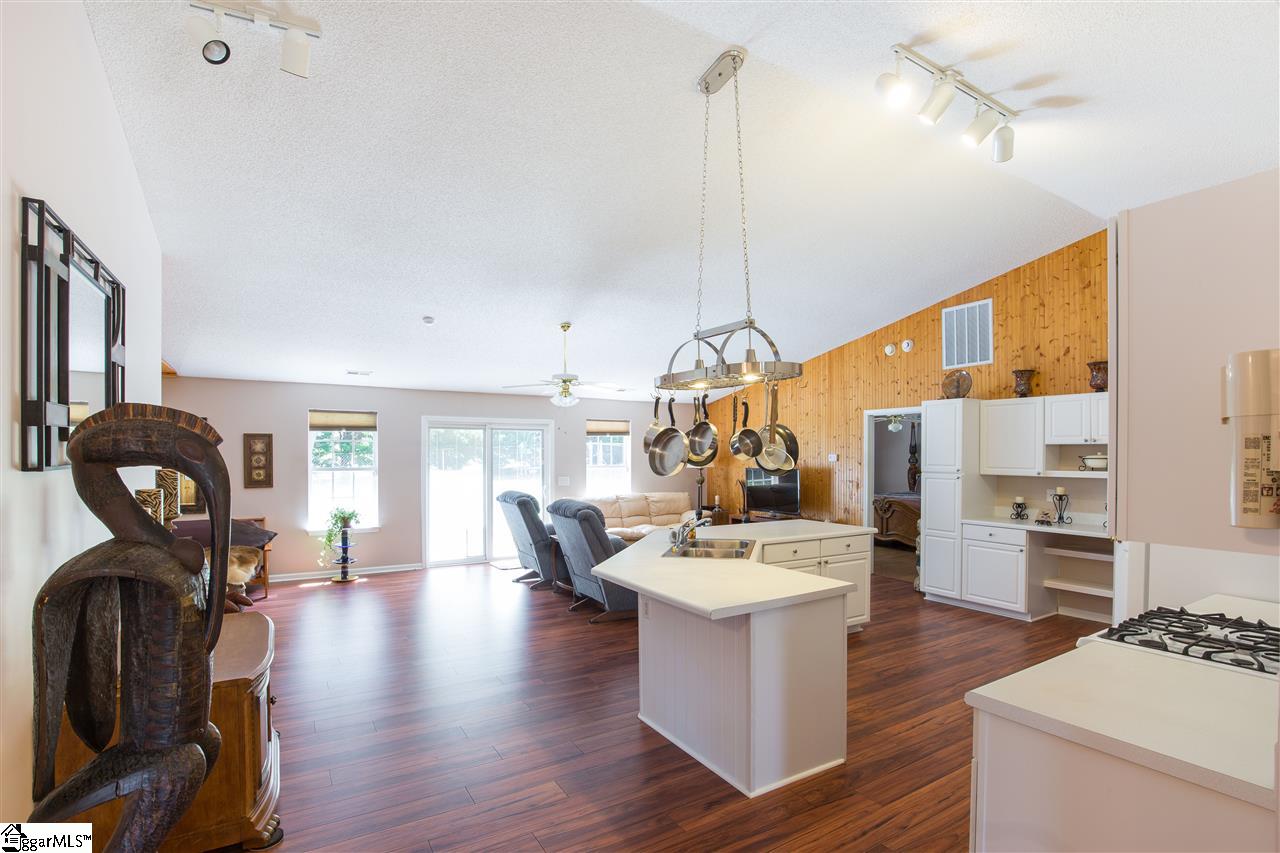102 Old Orchard Road Greer, SC 29650 - Photo 9 of 27 Gallery Image 9