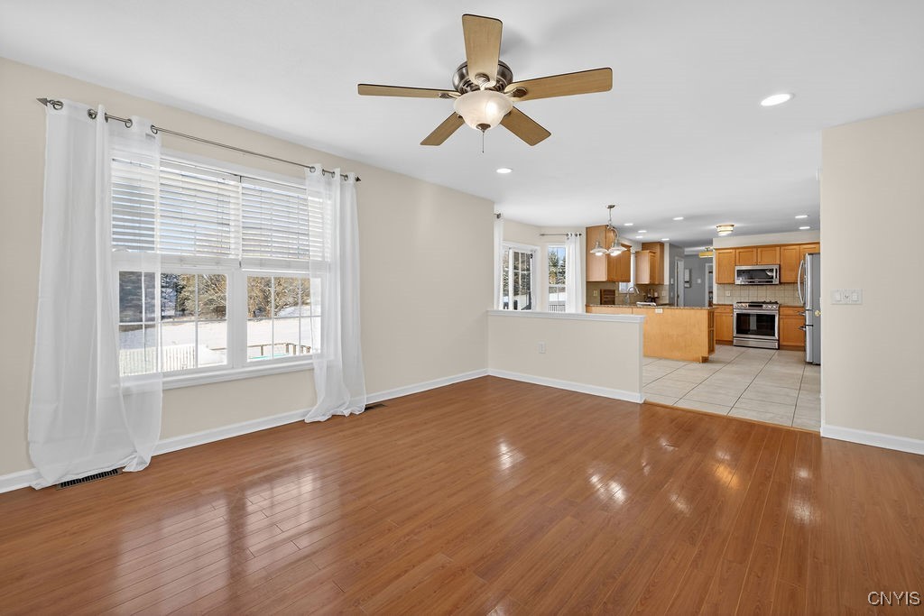 4326 Chilmark Street Marcellus, NY 13108 - Photo 14 of 49 Entertaining in this house is great!