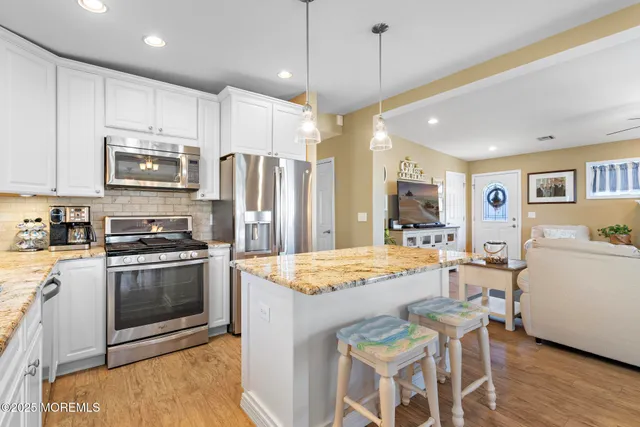 $729,900 | 20 West Navasink Drive, Little Egg Harbor, NJ 08087