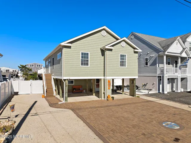 $729,900 | 20 West Navasink Drive, Little Egg Harbor, NJ 08087