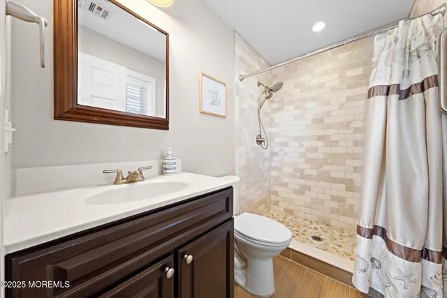 $729,900 | 20 West Navasink Drive, Little Egg Harbor, NJ 08087