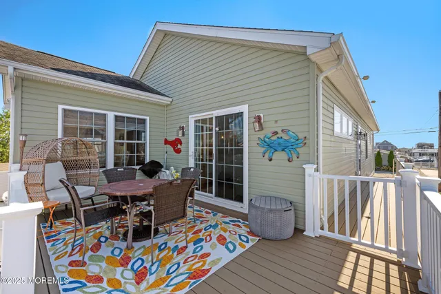 $729,900 | 20 West Navasink Drive, Little Egg Harbor, NJ 08087