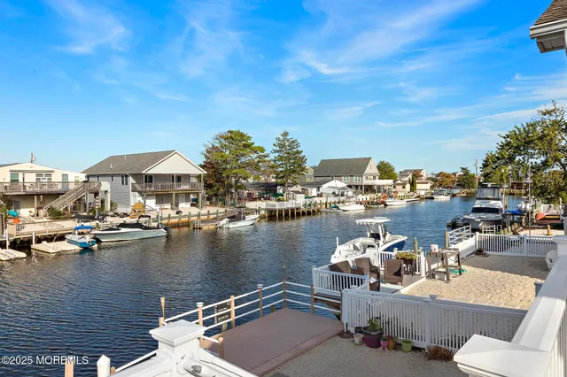 $729,900 | 20 West Navasink Drive, Little Egg Harbor, NJ 08087