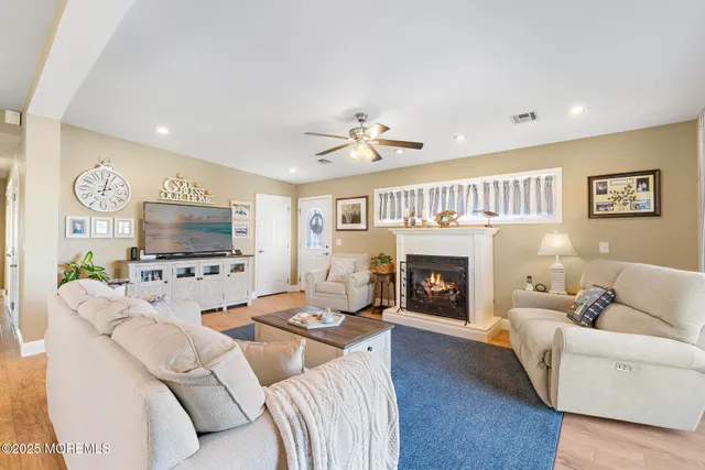 $729,900 | 20 West Navasink Drive, Little Egg Harbor, NJ 08087