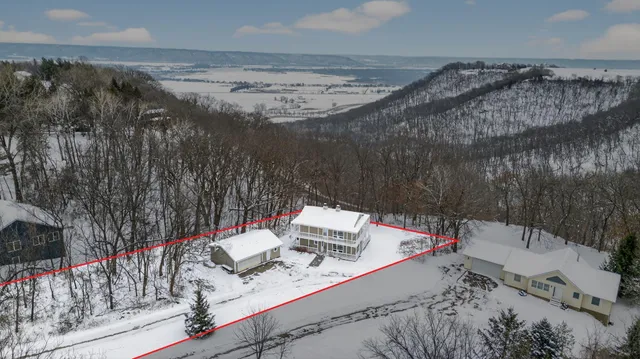$279,900 | 200 Skyline Drive, Wabasha, MN 55981