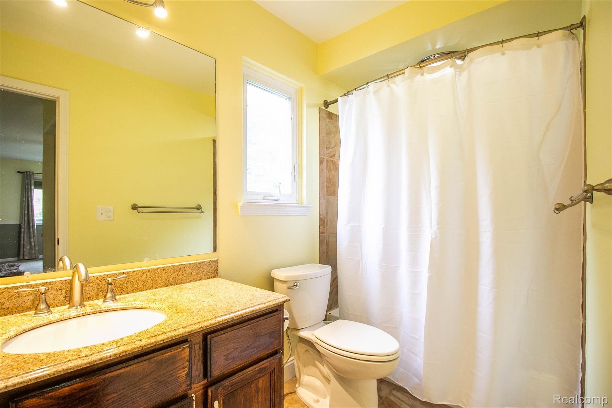 44569 Ridgefield Road Canton, MI 48188 - Photo 24 of 38 24.jpg