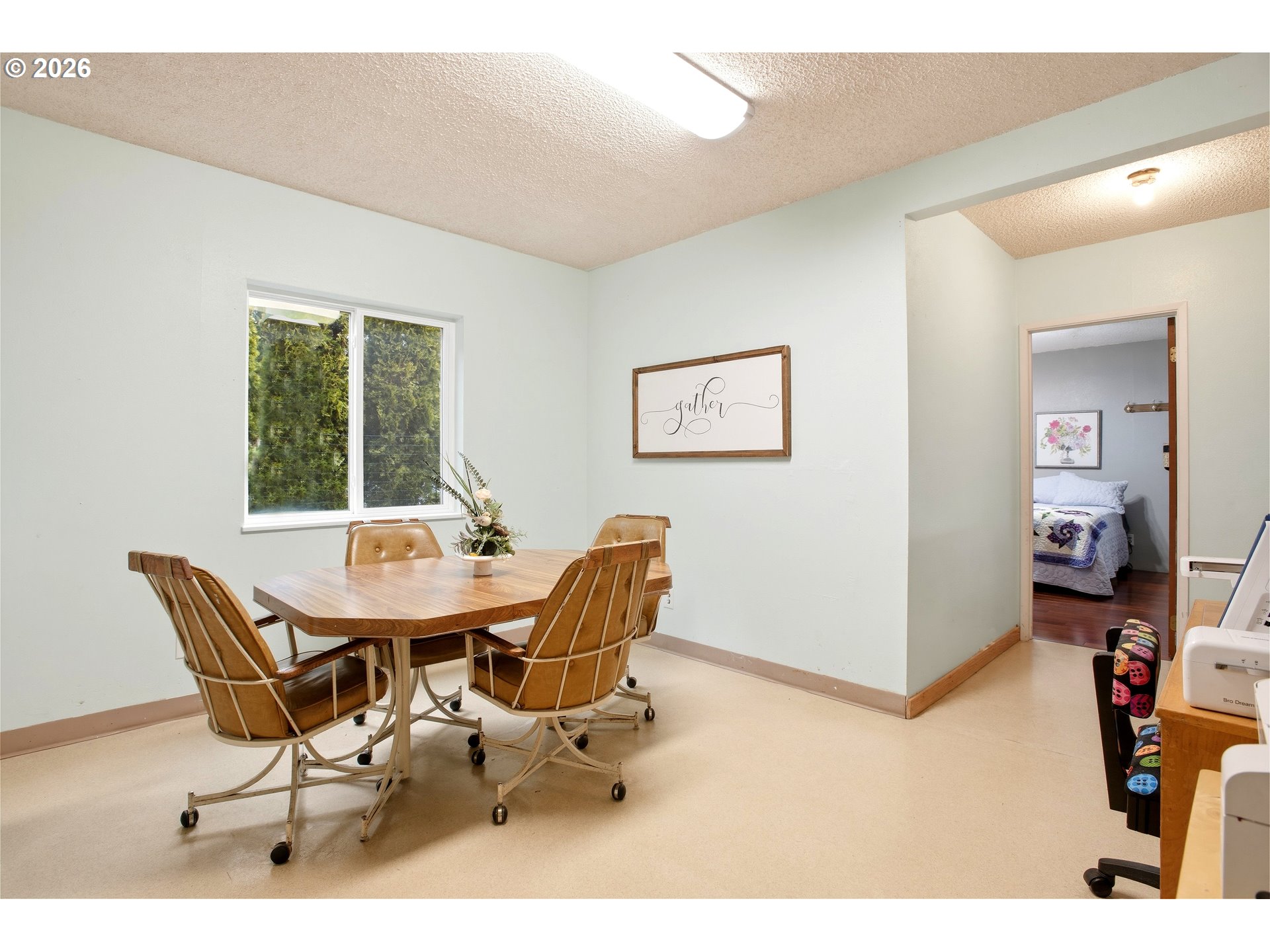 3506 Columbia Heights Road Longview, WA 98632 - Photo 14 of 21 a dining room with furniture and window