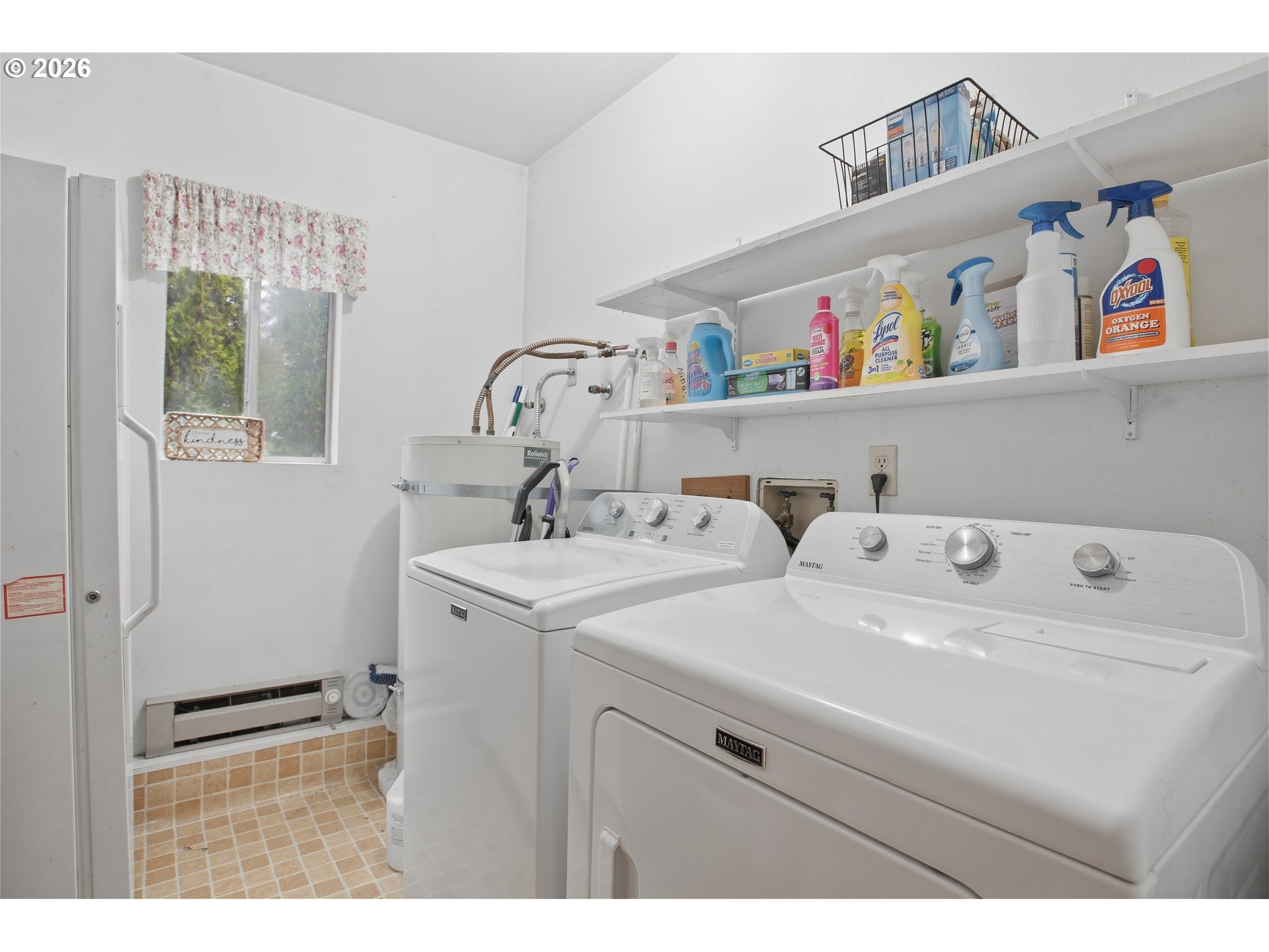 3506 Columbia Heights Road Longview, WA 98632 - Photo 15 of 21 a utility room with dryer and washer