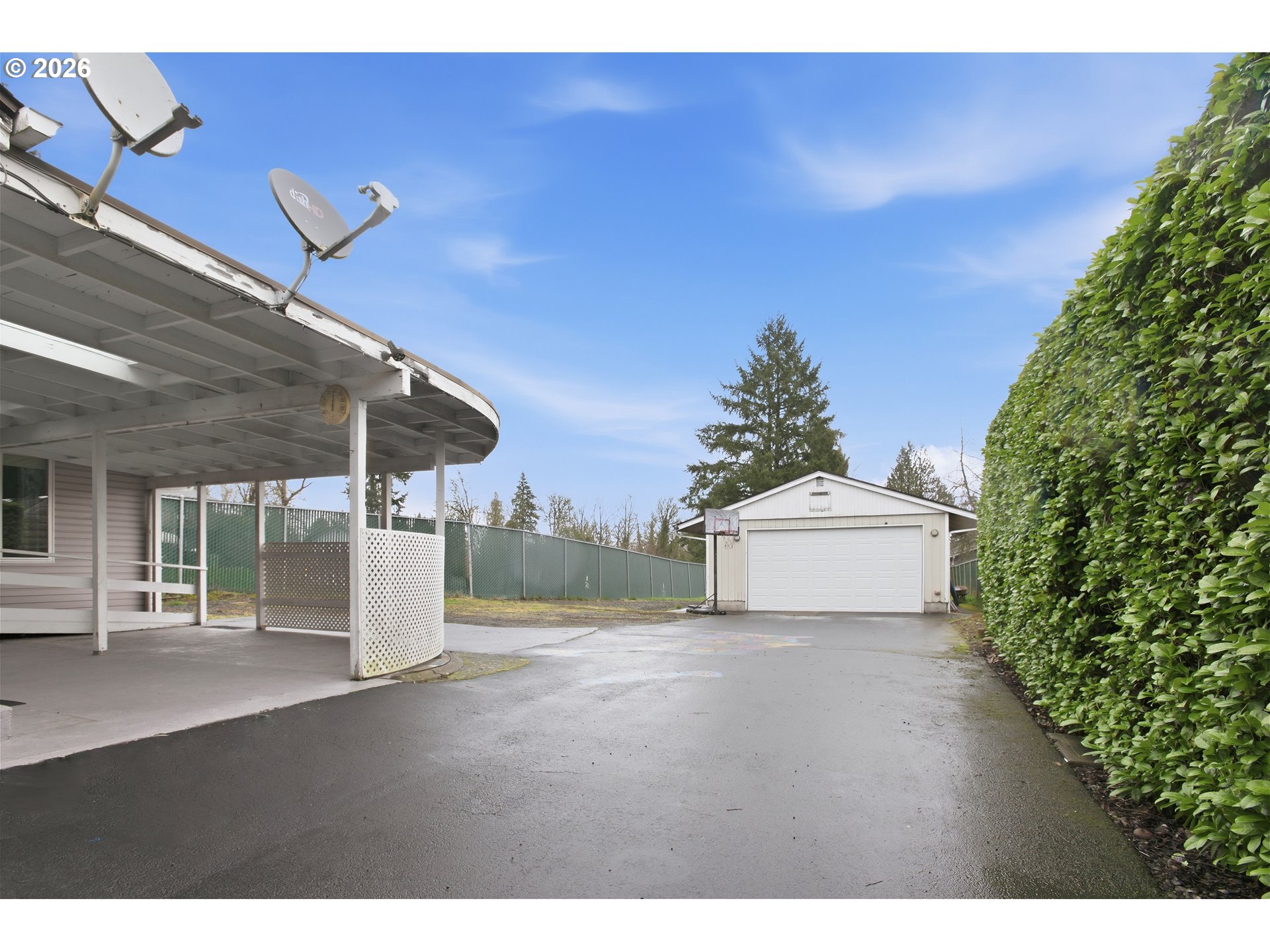 3506 Columbia Heights Road Longview, WA 98632 - Photo 19 of 21 a view of a outdoor space in front of the house