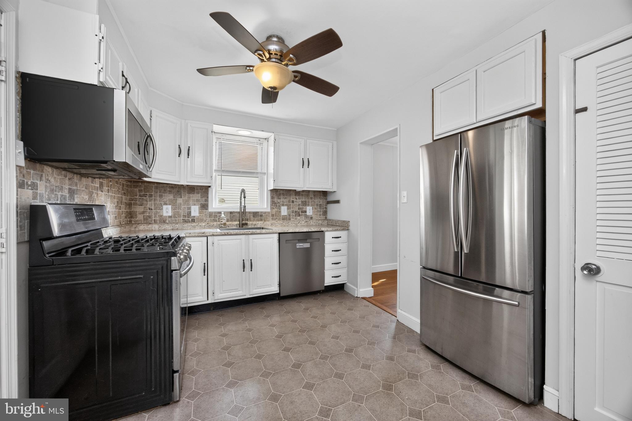 215 Ash Road Wallingford, PA 19086 - Photo 8 of 45
