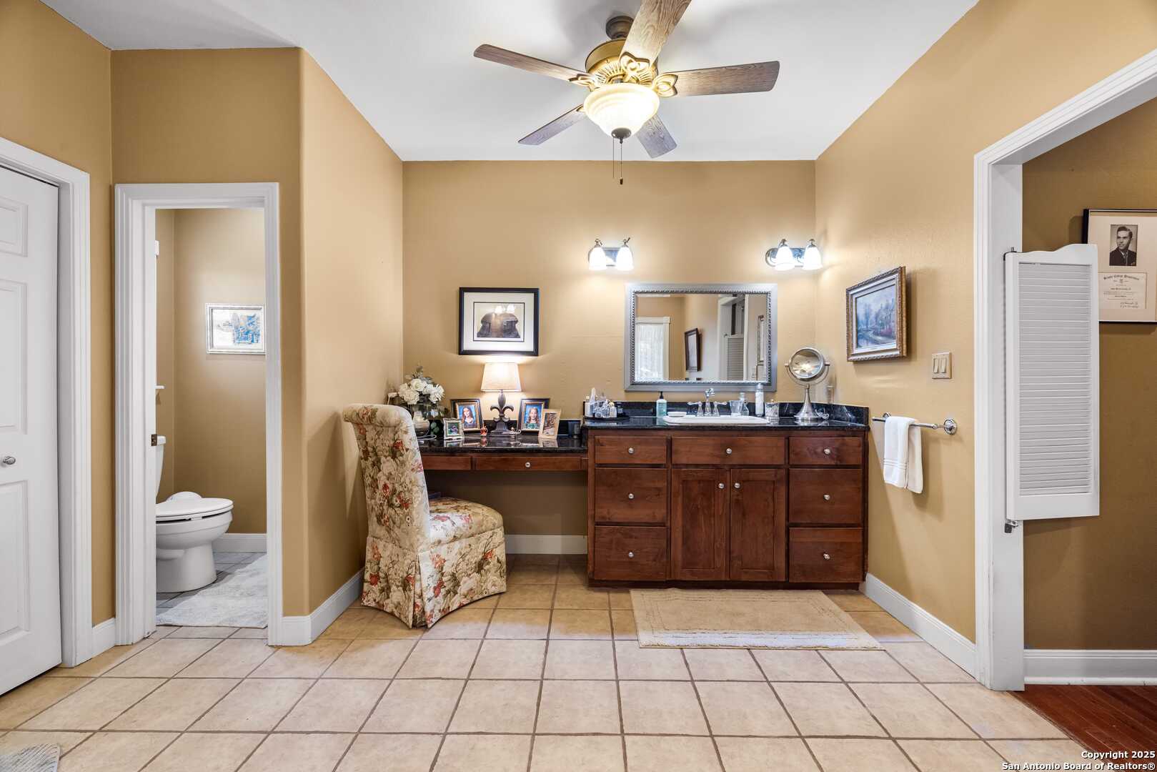 247 Huntleigh Road South Ingram, TX 78025 - Photo 28 of 41 a living room with furniture and a dining table