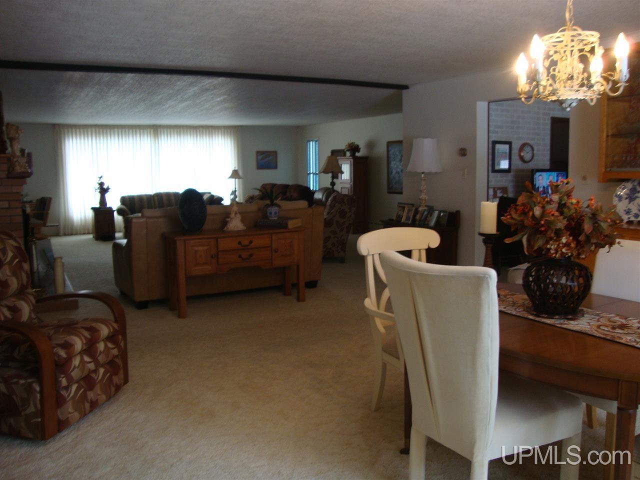 401 8th Street Calumet, MI 49913 - Photo 4 of 36