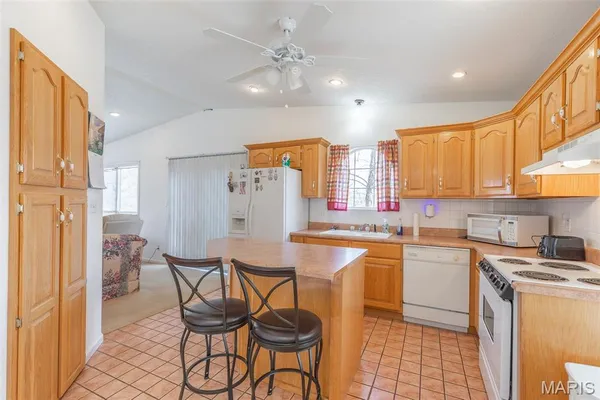 $224,900 | 383 Red Robin Lane, Poplar Bluff, MO 63901