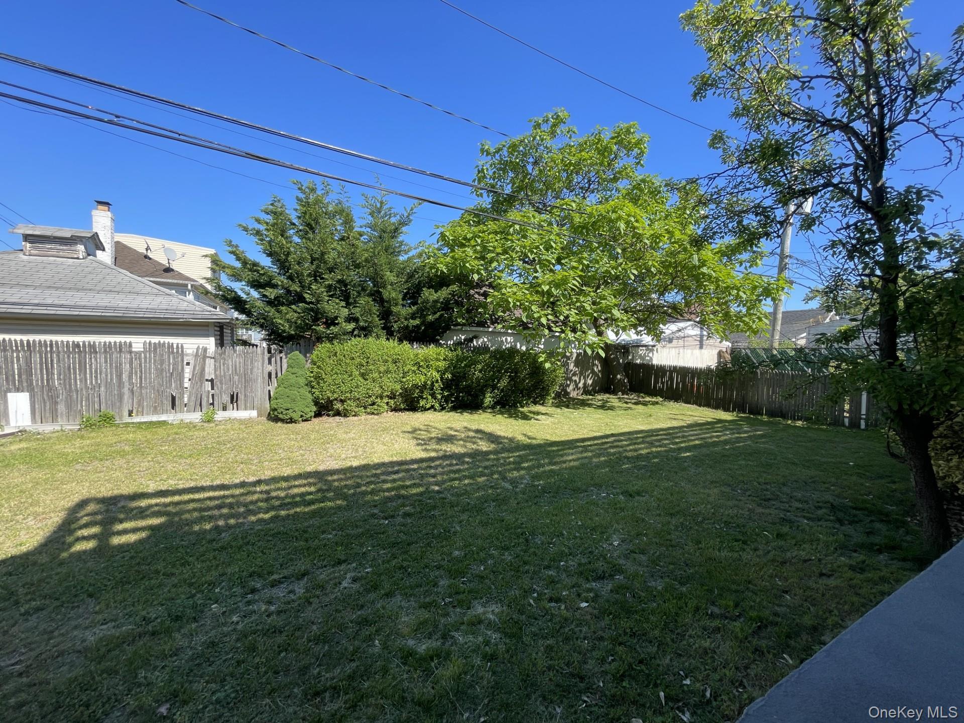 41 Ostend Road Island Park, NY 11558 - Photo 12 of 12