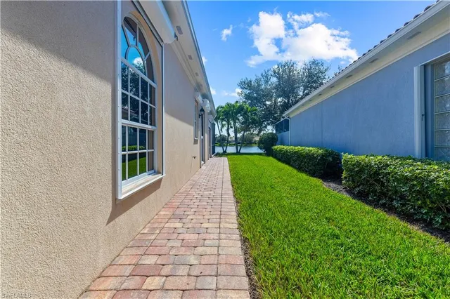 $675,000 | 3790 Whidbey Way, Naples, FL 34119
