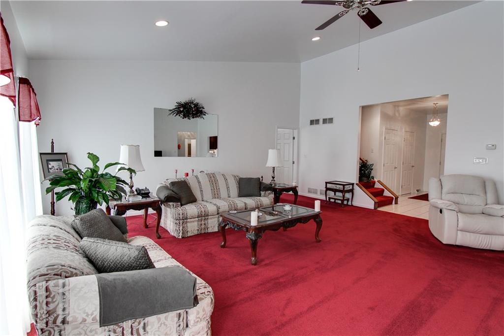 15 Revo Road Baldwin, PA 15236 - Photo 5 of 25 Gallery Image 5
