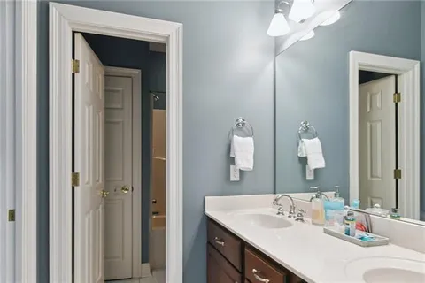 $579,900 | 3501 Lake Kristin Drive, Gretna, LA 70056