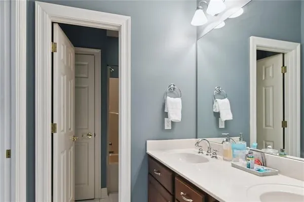 $579,900 | 3501 Lake Kristin Drive, Gretna, LA 70056