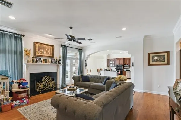 $579,900 | 3501 Lake Kristin Drive, Gretna, LA 70056