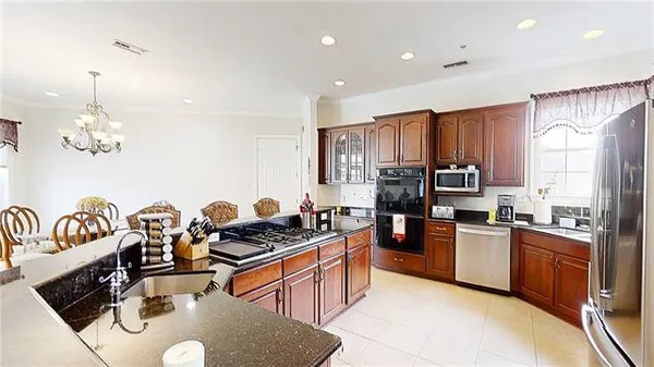 $579,900 | 3501 Lake Kristin Drive, Gretna, LA 70056