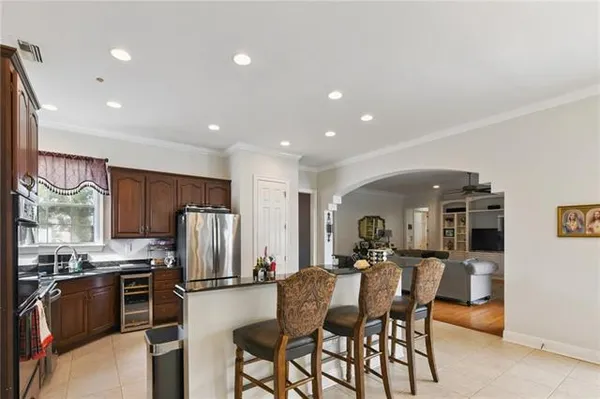 $579,900 | 3501 Lake Kristin Drive, Gretna, LA 70056