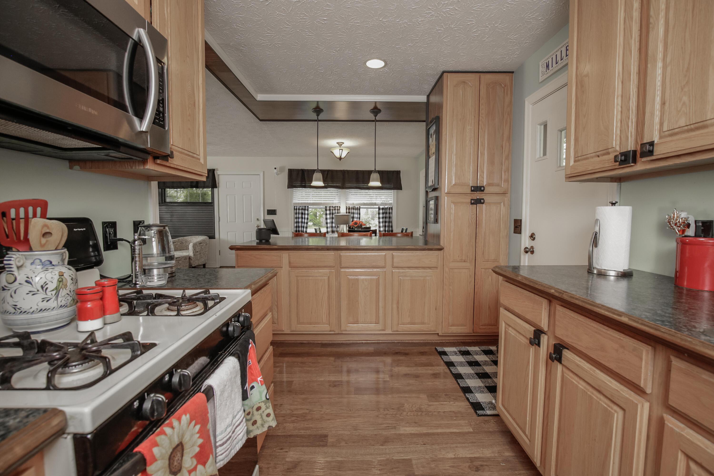 4557 Grimsby Road Columbus, OH 43227 - Photo 11 of 43 Gallery Image 11