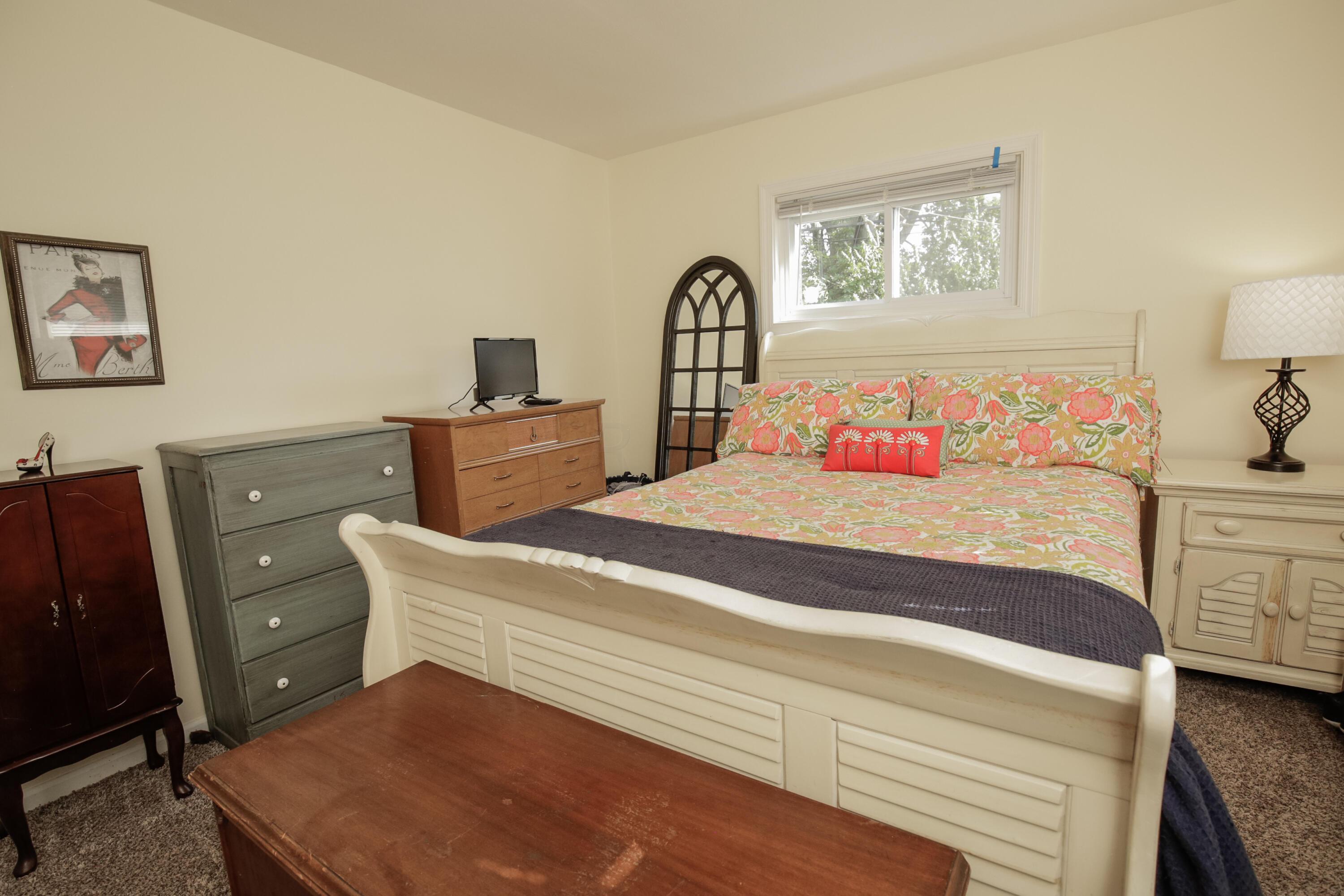 4557 Grimsby Road Columbus, OH 43227 - Photo 20 of 43 Gallery Image 20