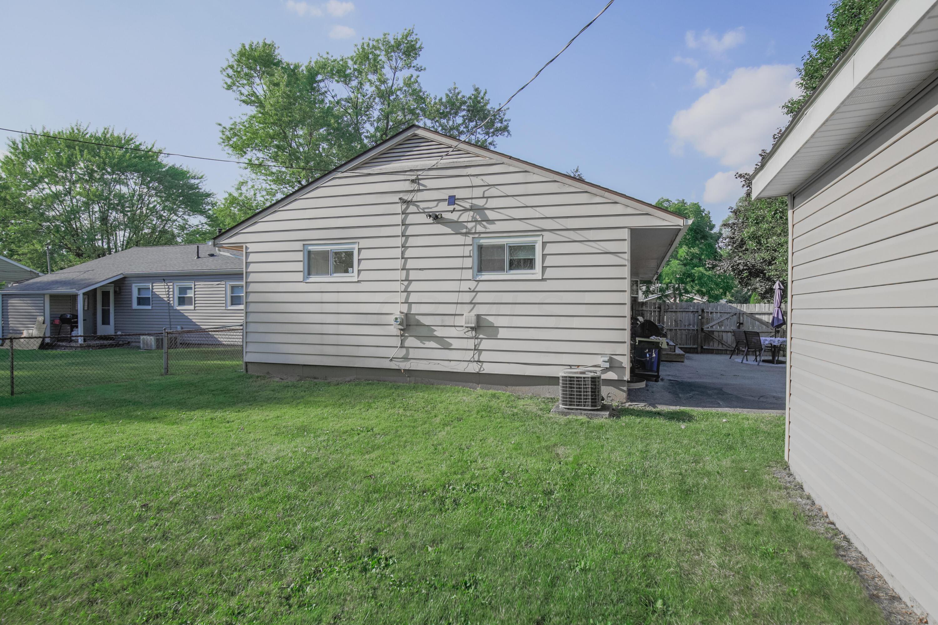 4557 Grimsby Road Columbus, OH 43227 - Photo 37 of 43 Gallery Image 37