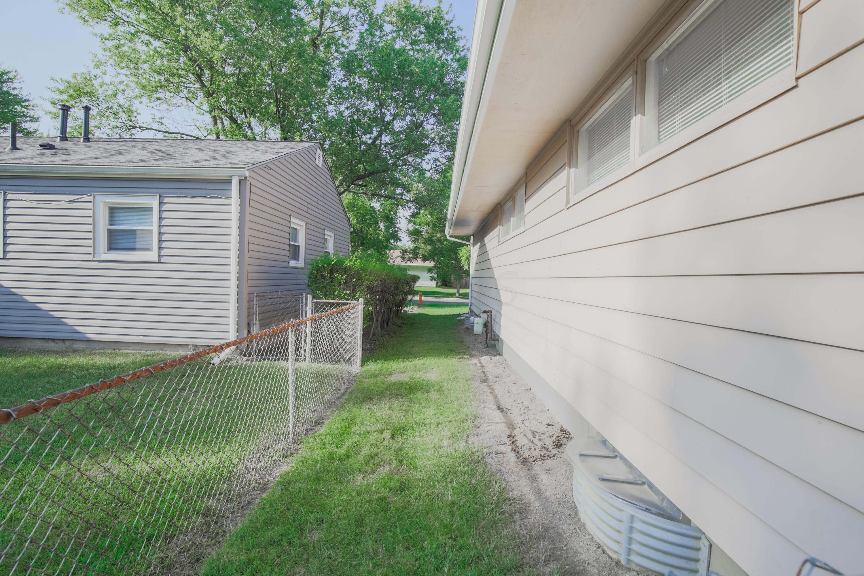 4557 Grimsby Road Columbus, OH 43227 - Photo 42 of 43 Gallery Image 42