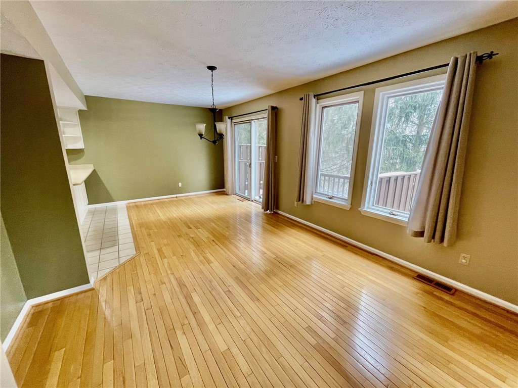 48 Colonial Circle Perinton, NY 14450 - Photo 11 of 50 View to Dining Room