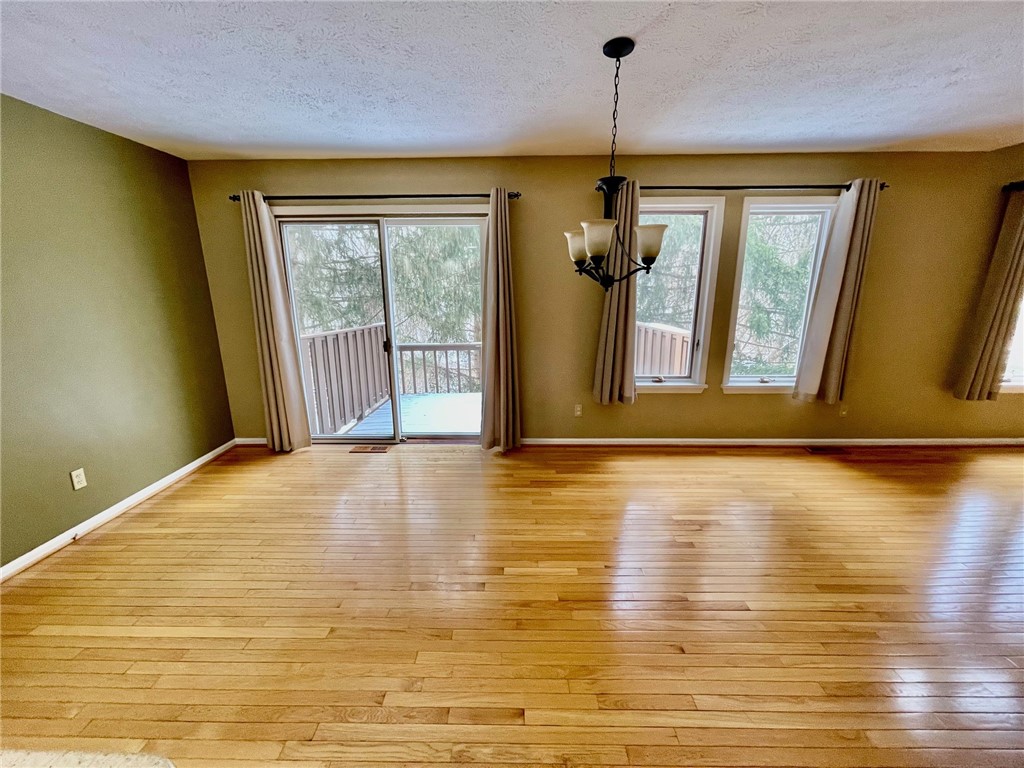 48 Colonial Circle Perinton, NY 14450 - Photo 12 of 50 Sliding Door to Deck