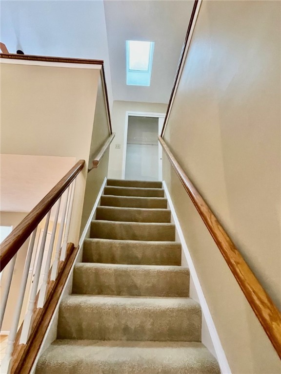 48 Colonial Circle Perinton, NY 14450 - Photo 21 of 50 Stairs