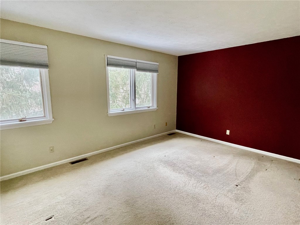 48 Colonial Circle Perinton, NY 14450 - Photo 33 of 50 Primary Bedroom