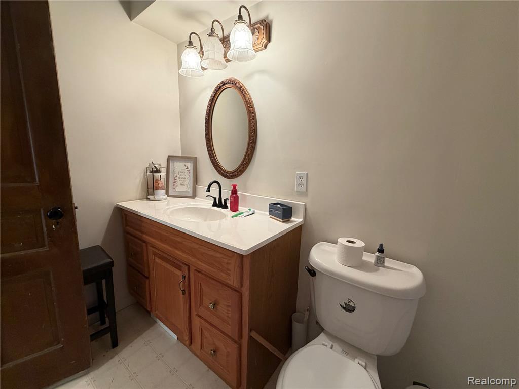 208 East Mill Street Capac, MI 48014 - Photo 14 of 26
