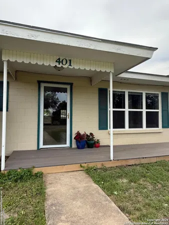 $225,000 | 401 East 4th Street, Camp Wood, TX 78833